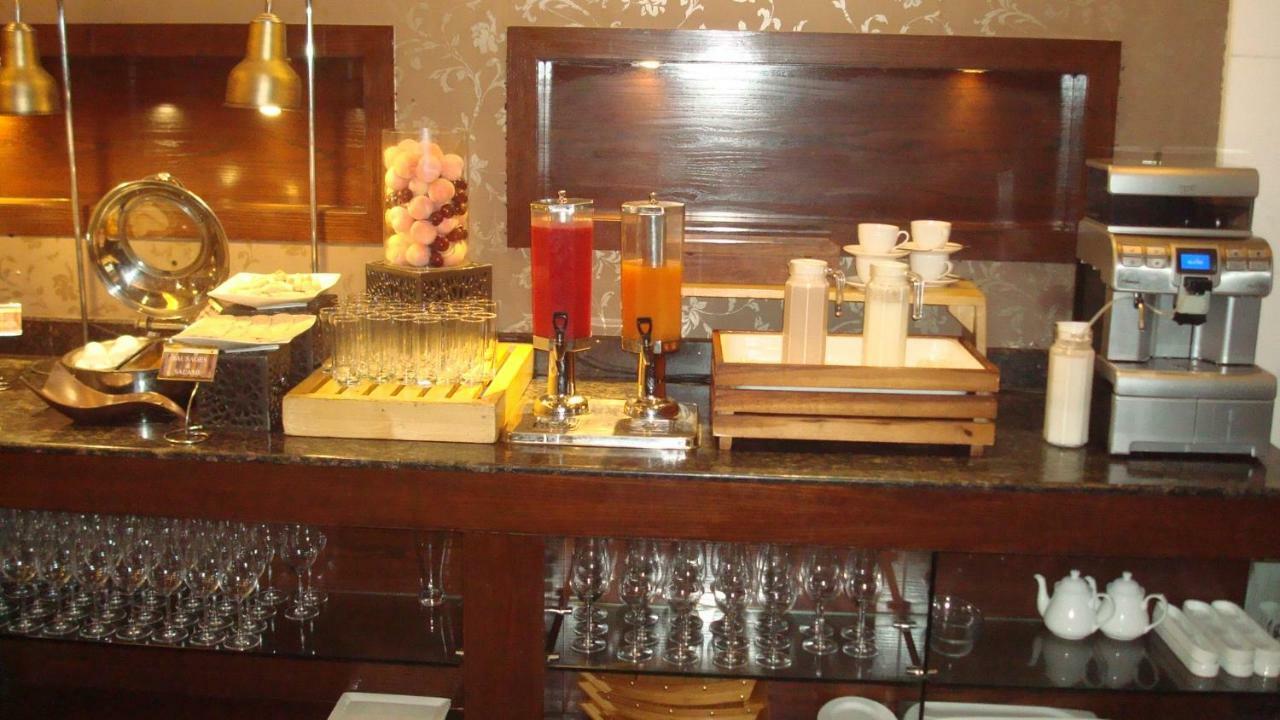Hotel Royal Cliff Kanpur Exterior foto